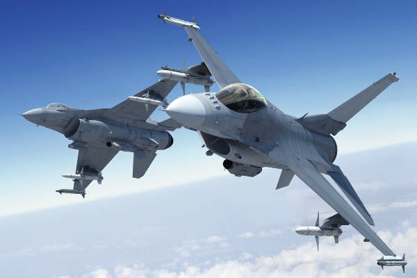 Истребитель F-16 подстрелил сам себя