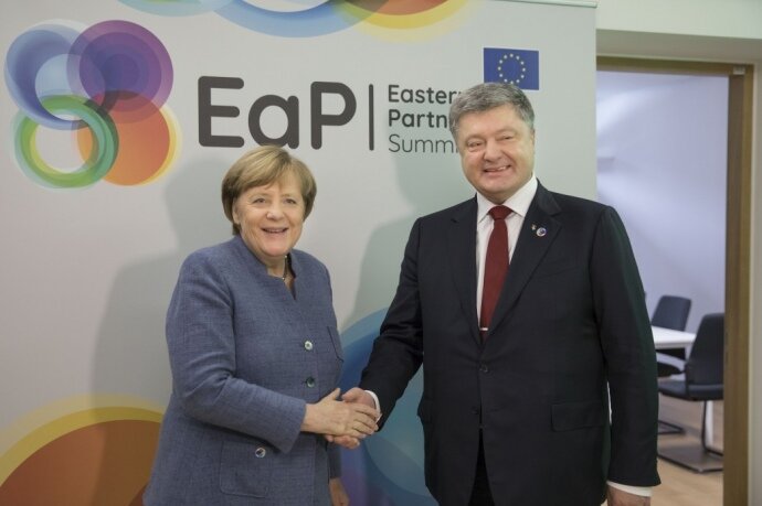 Порошенко и Меркель согласовали шаги по введению миротворцев в Донбасс: подробности встречи