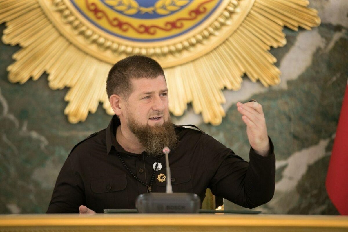 Кадыров впервые появился на совещании после слухов об инфицировании коронавирусом