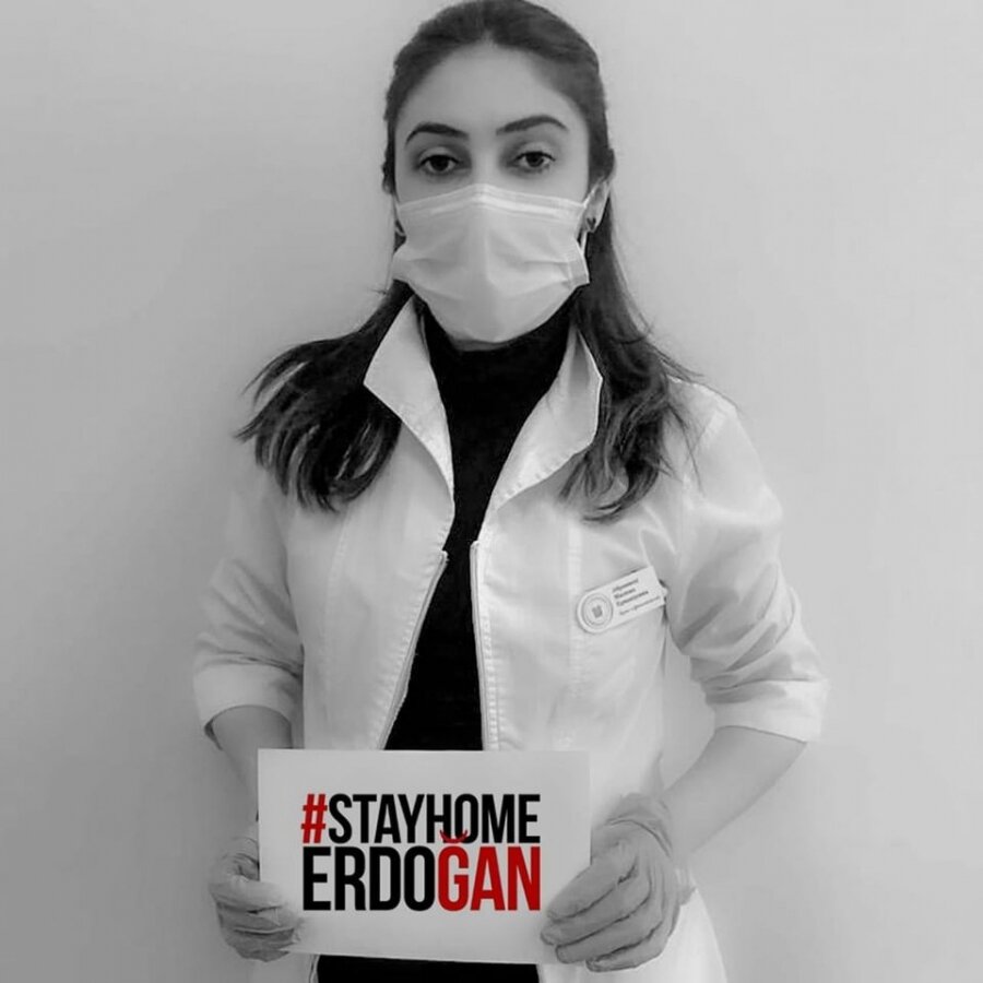 Оригинальным флэшмобом медики призвали Эрдогана сидеть дома, чтобы спасти жизни