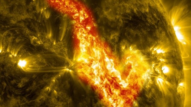 Ужасное предсказание ученых: вспышка на Солнце погубит все человечество в 3-дневный срок 