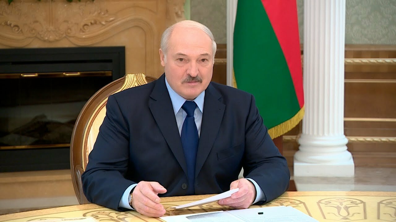 ​Лукашенко раскритиковал позицию ЕАЭС: "Поддерживаете иностранного производителя"