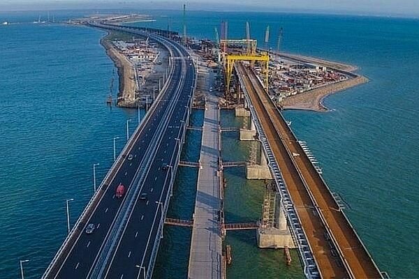 "Крымский мост" с юмором отреагировал на ситуацию с "летающим пролетом"