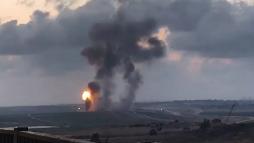 ВВС Израиля уничтожили тоннель на границе с сектором Газа: кадры последствий авиаудара 