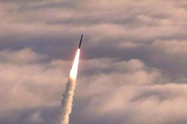Жители Японии прячутся в ужасе: КНДР запустила новую баллистическую ракету