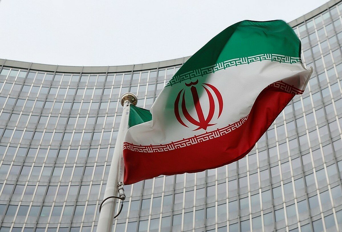 Иран пообещал отомстить США "в нужное время и в нужном месте"