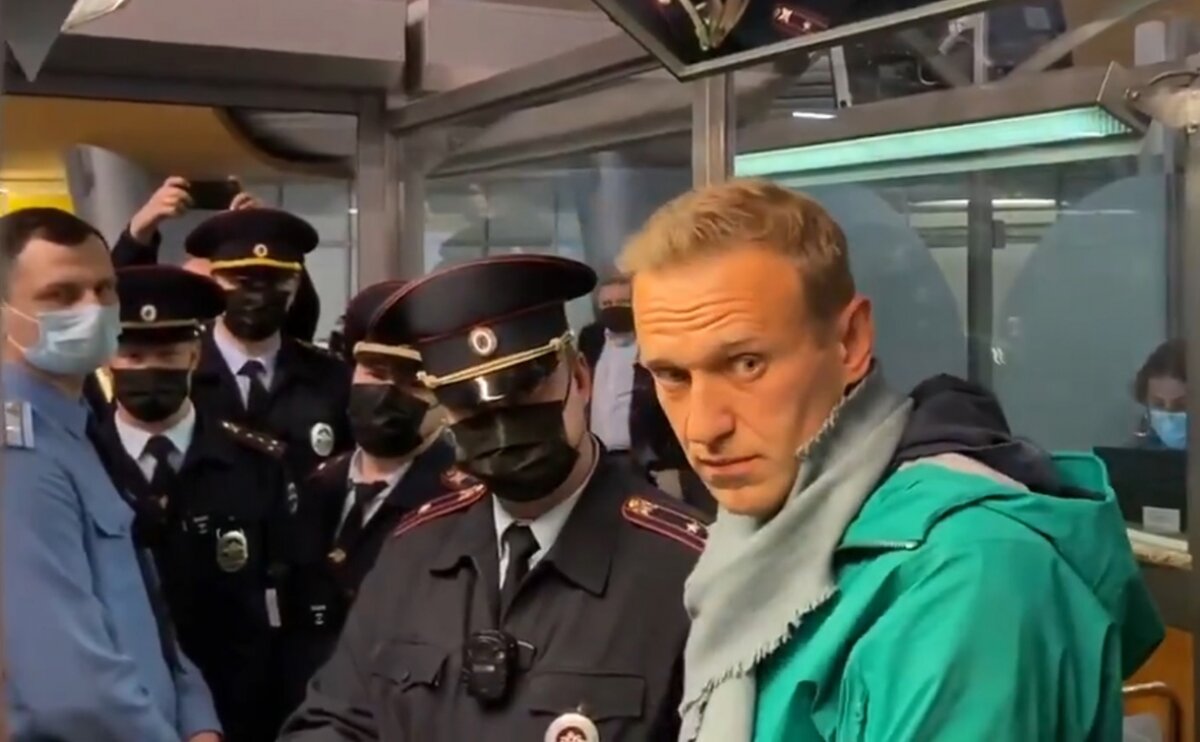 ​Навальный о суде в Химках: "Я пришел сюда, а здесь уже заседание", – кадры
