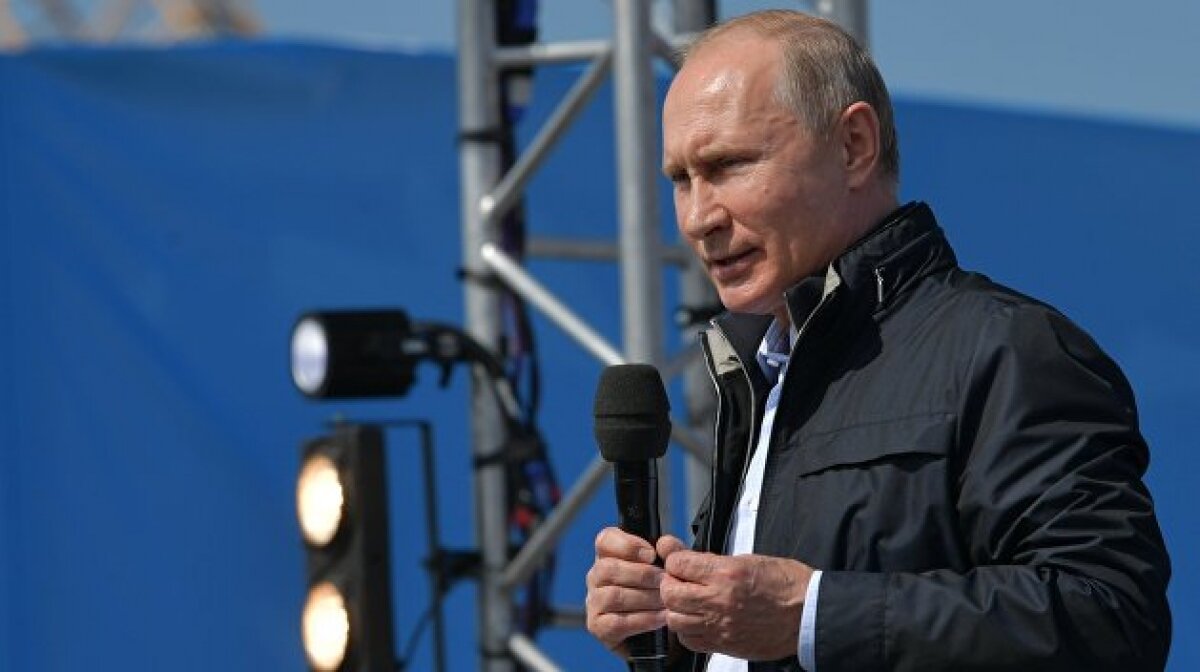 Путин снова едет на Крымский мост: в Кремле озвучили планы президента