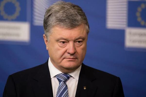 Порошенко готовит Украину к "полномасштабному вторжению РФ"