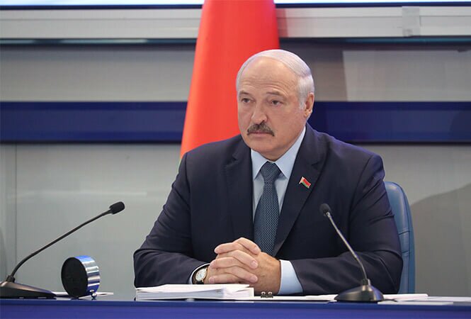 Лукашенко пригрозил чиновникам перед Олимпиадой-2020: "Лучше в страну не возвращайтесь" 
