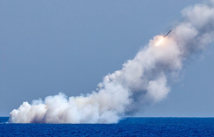 Подлодка ВМФ РФ ракетами в Сирии разнесла в щепки важные объекты боевиков, которые пытались захватить российских военных