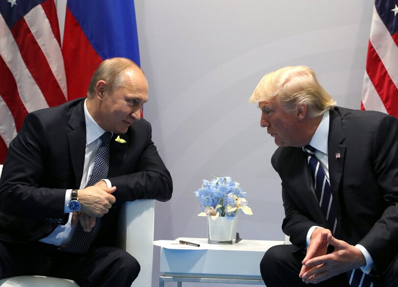 Допросить переводчиков и увидеть записи: сенаторы США хотят знать все о переговорах Путина и Трампа