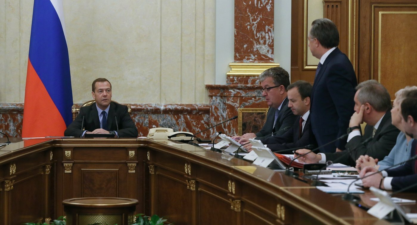 Когда будет сформировано новое правительство. Кабинет Медведева. Медведев о Мутко.