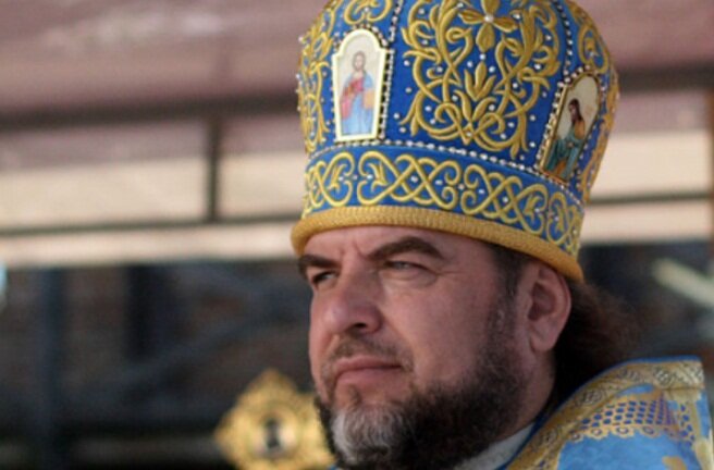 СМИ: у Порошенко продвигают архиерея УПЦ МП на должность главы новой церкви – названо имя