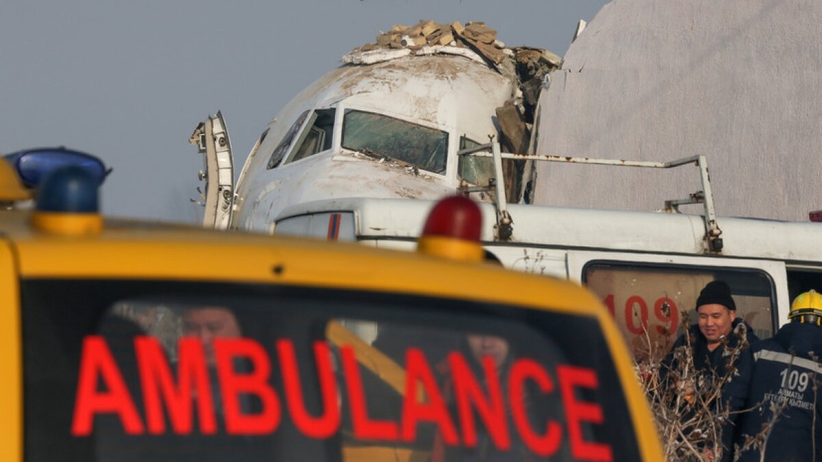 Крушение самолета Fokker 100 в аэропорту Алма-Аты: поминутная хронология событий