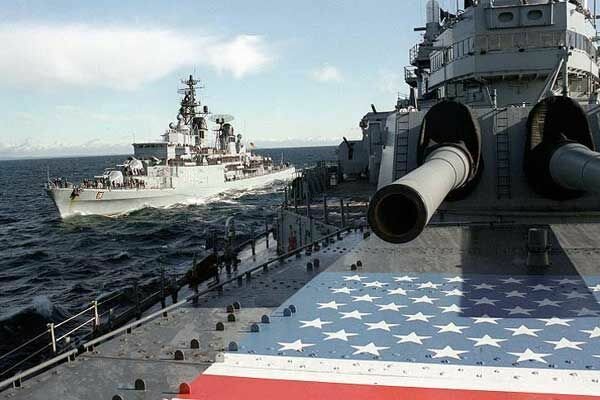 В Кремле ответили на "угрозу" Порошенко ввести корабли НАТО в Азовское море