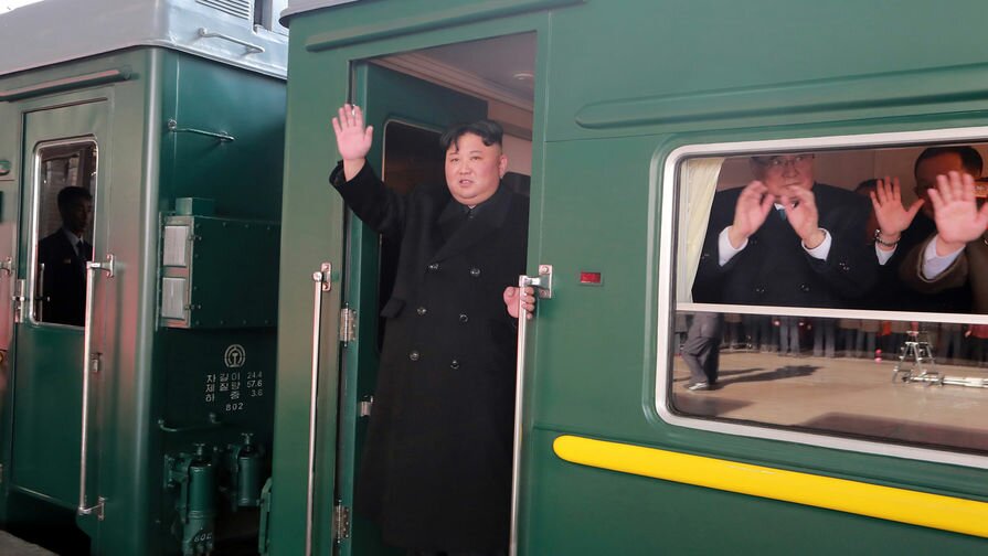 Ким Чен Ын впервые приехал в Россию на встречу с Путиным: кадры прибытия бронированного поезда