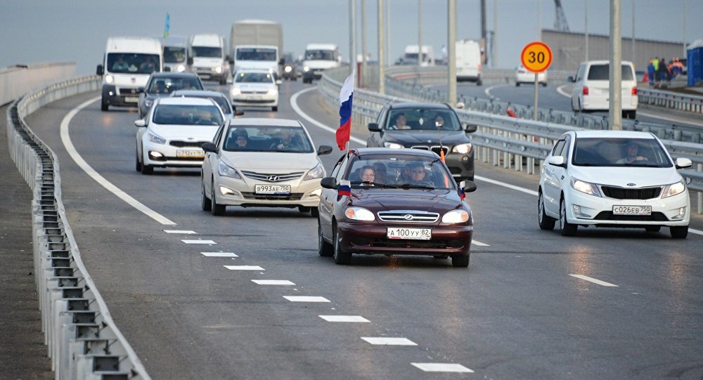 Стало известно, сколько автомобилей проехалось по Крымскому мосту с момента открытия дорожного движения 