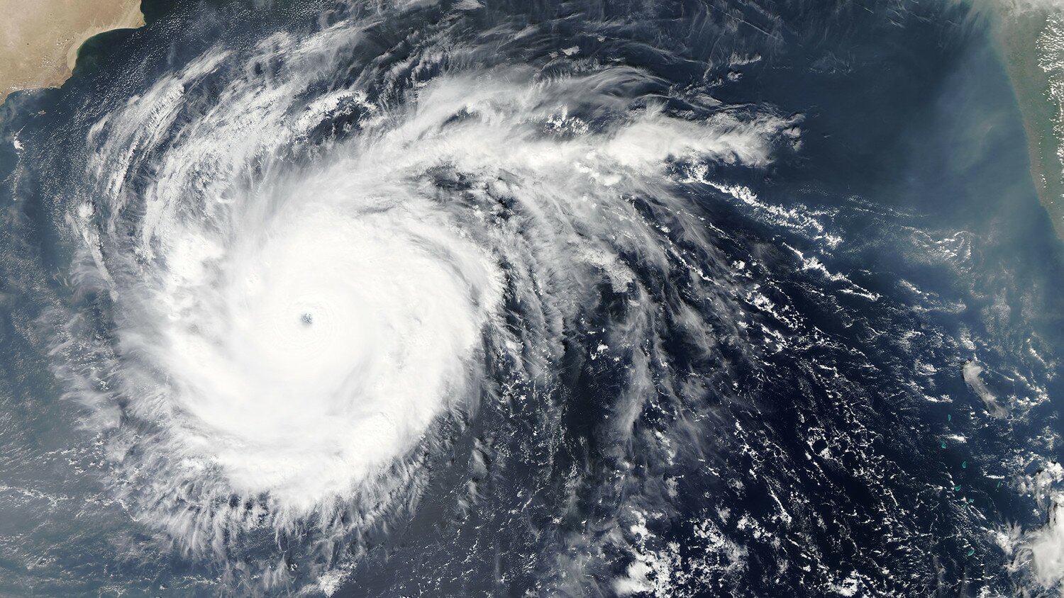 Ужасный прогноз экспертов: ураган ʺМарияʺ станет разрушительным продолжением ʺИрмыʺ