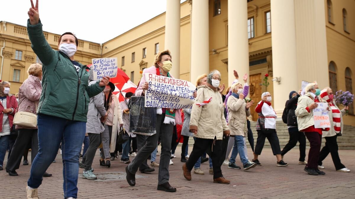 На марше пенсионеров в Белоруссии силовики применили газ 