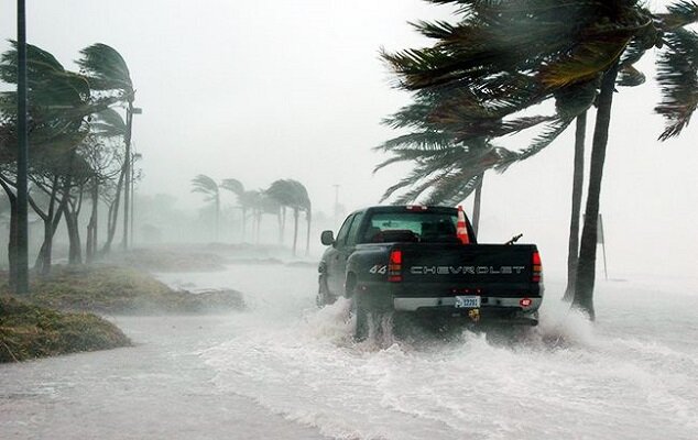 "В страхе от участи Багамских островов", - Штаты начали эвакуацию из-за мощнейшего урагана "Дориан"