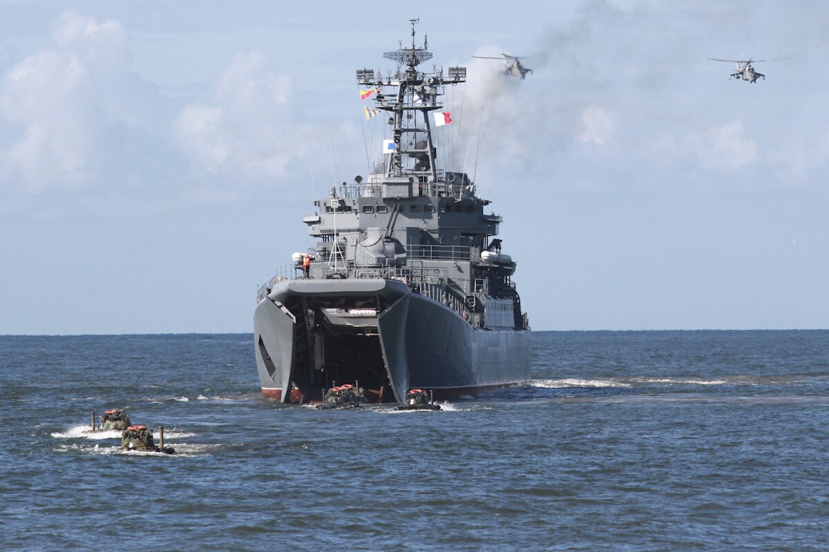 ВМФ РФ мобилизовал десантную группировку в Атлантике в ответ на маневры НАТО в Черном море