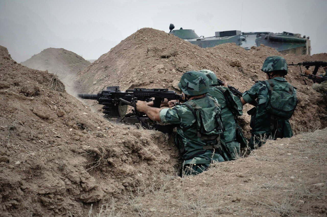 ​Армия Азербайджана вплотную подошла к городу Шуши: кадры