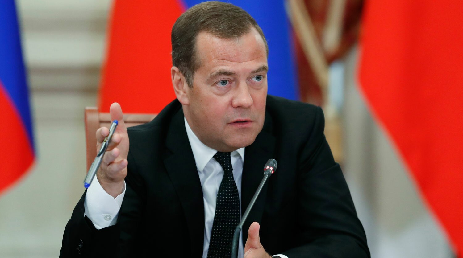 Медведев двумя словами назвал секретаря СНБО Украины Данилова, предсказавшего "развал России" 