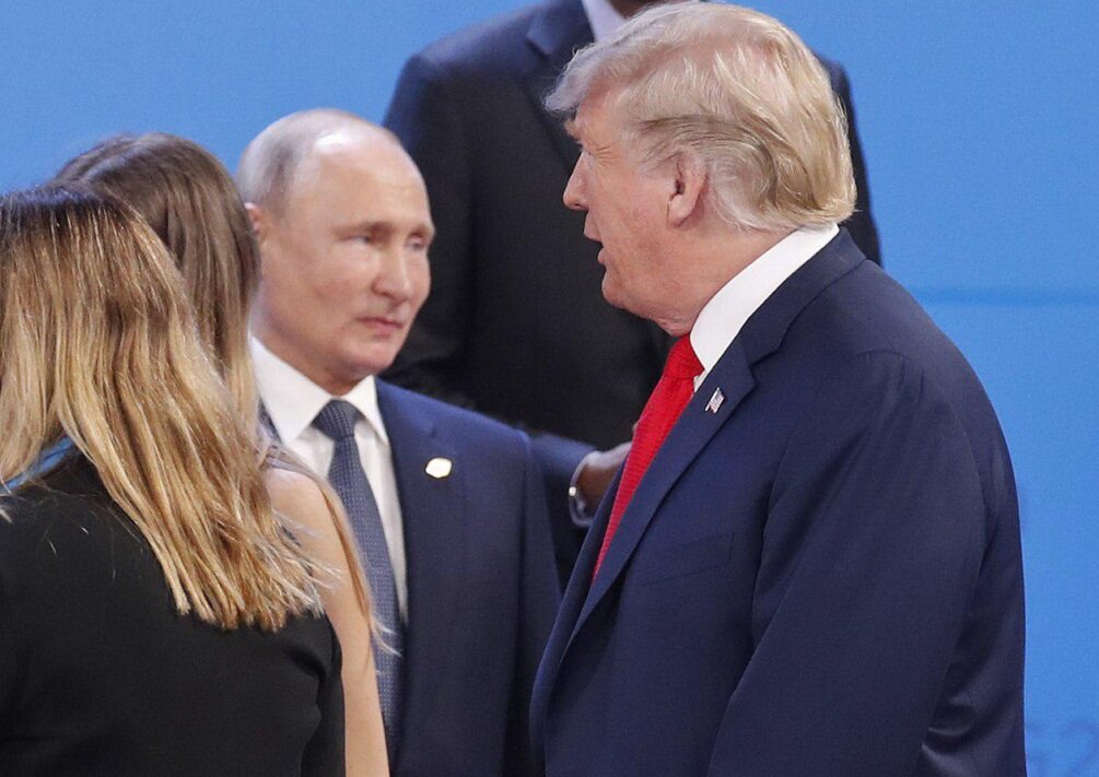 Трамп ответил на вопрос об "обмене любезностями" с Путиным 