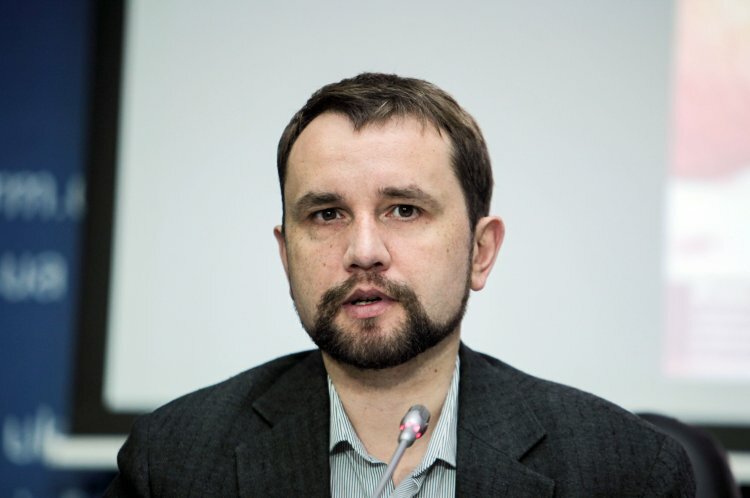 Украинский историк Вятрович призвал не отмечать важные праздники одновременно с Россией 