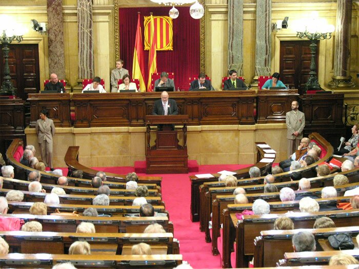 Идея независимости Каталонии разбита вдребезги - парламент региона распущен 