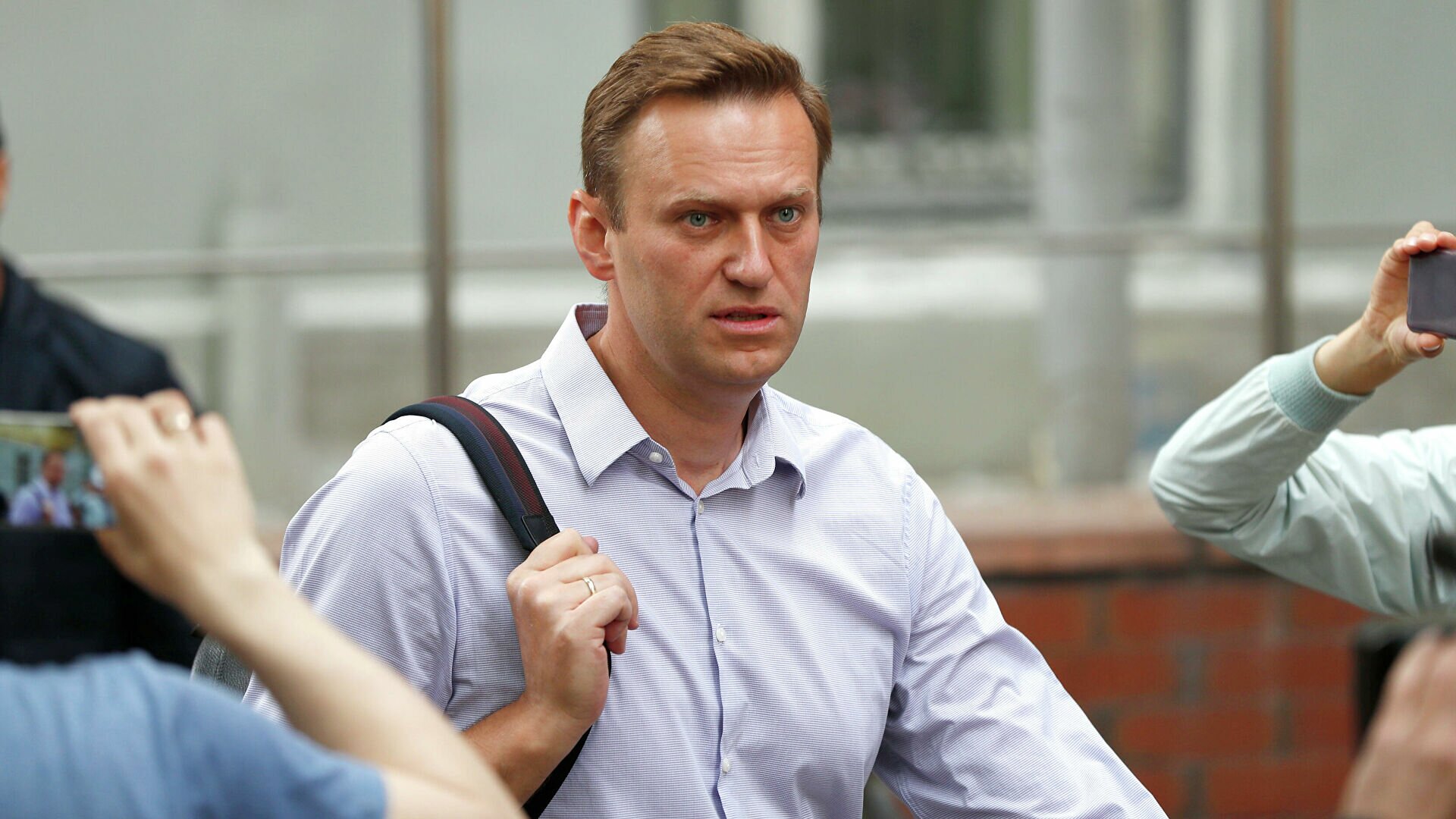Навальный заступился за "Северный поток - 2" и назвал бесполезными санкции против РФ