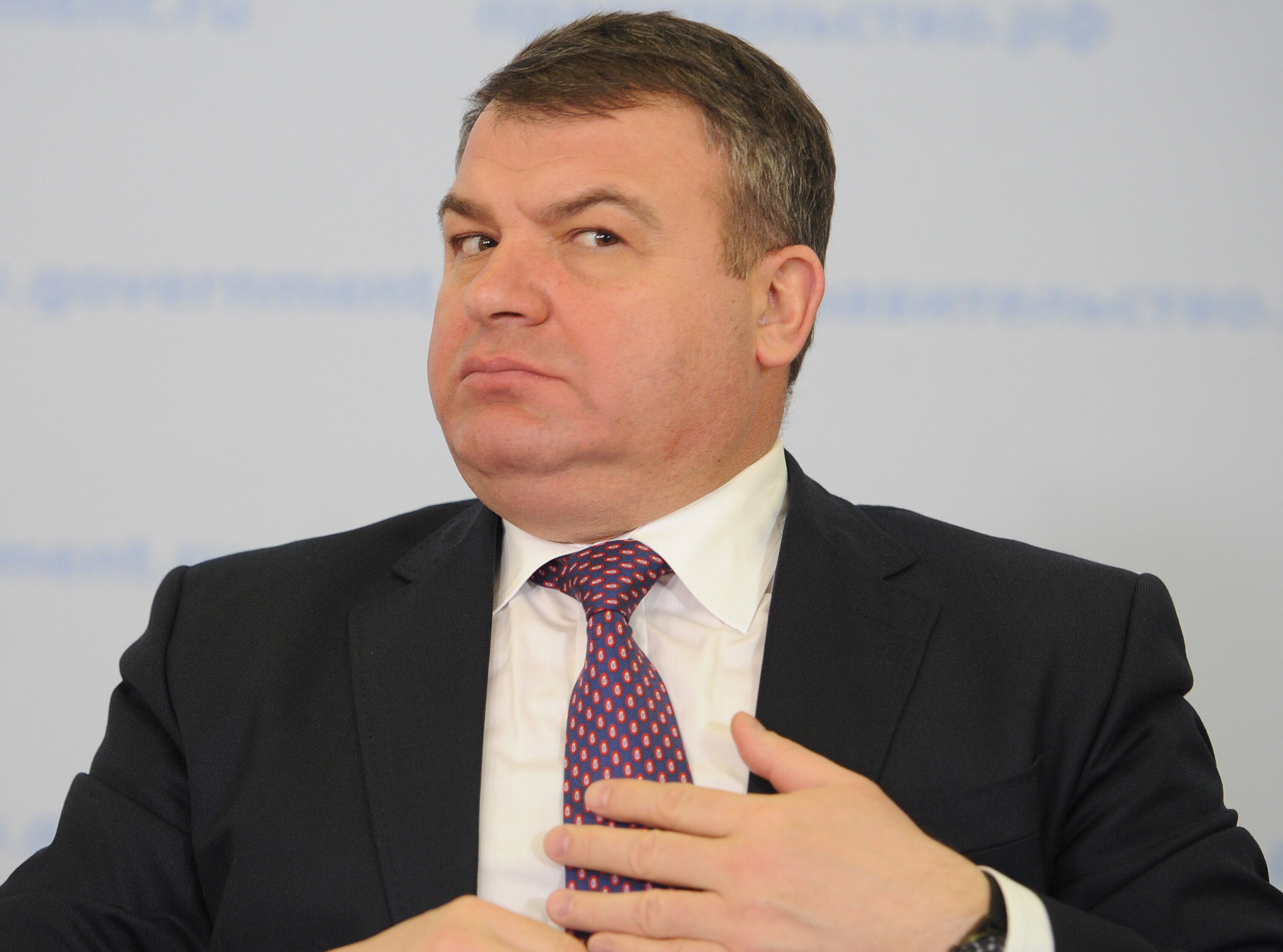 Сердюков уверен, что Васильева продавала имущество Минобороны ради государства