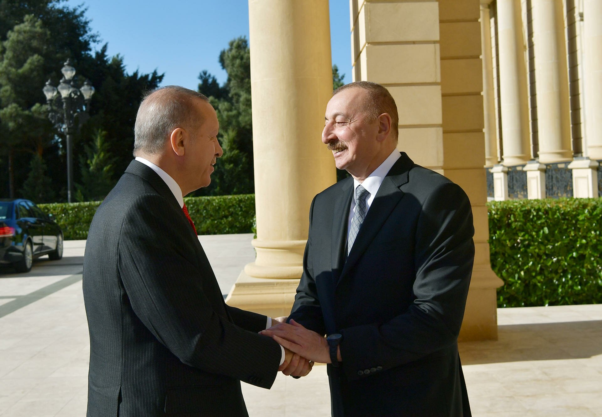 Алиев созвонился с Эрдоганом из-за Карабаха: что известно