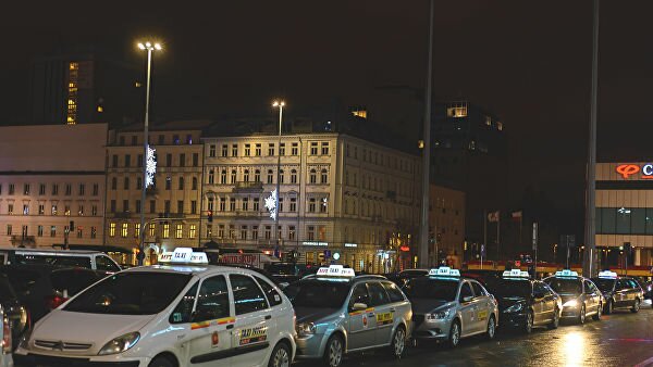 Польша присоединилась к протесту "желтых жилетов" – дорога под Варшавой заблокирована
