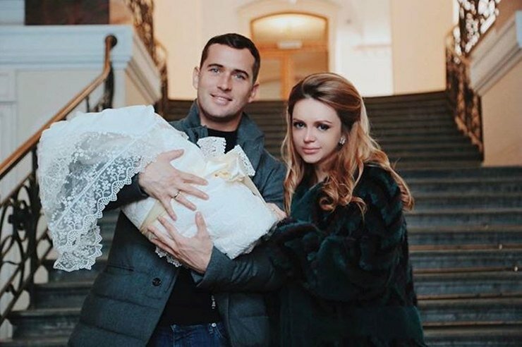 Жена футболиста Александра Кержакова устала быть "марионеткой" собственного супруга - подробности 