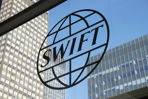 Bloomberg: Немецкий бизнес высказался на тему отключения России от SWIFT 