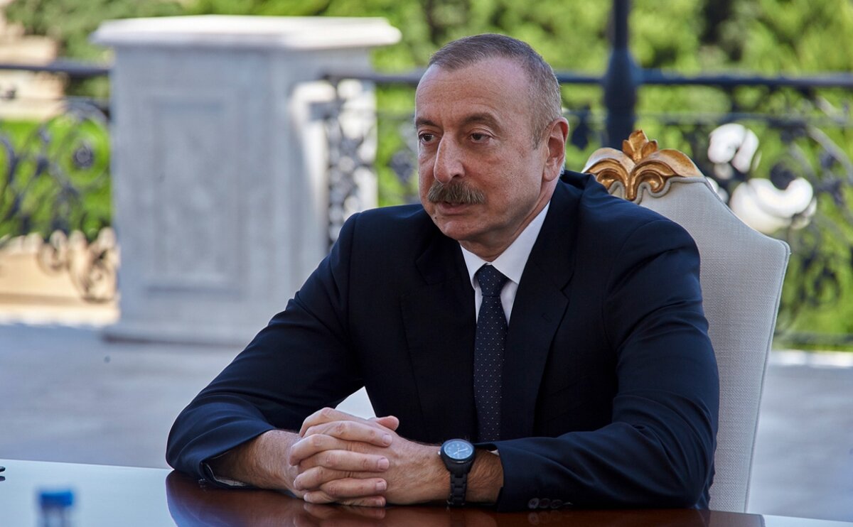 Алиев прояснил позицию по вводу миротворцев в Карабах
