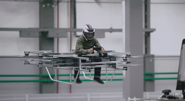 Технологии будущего: в России провели испытания летающего мотоцикла