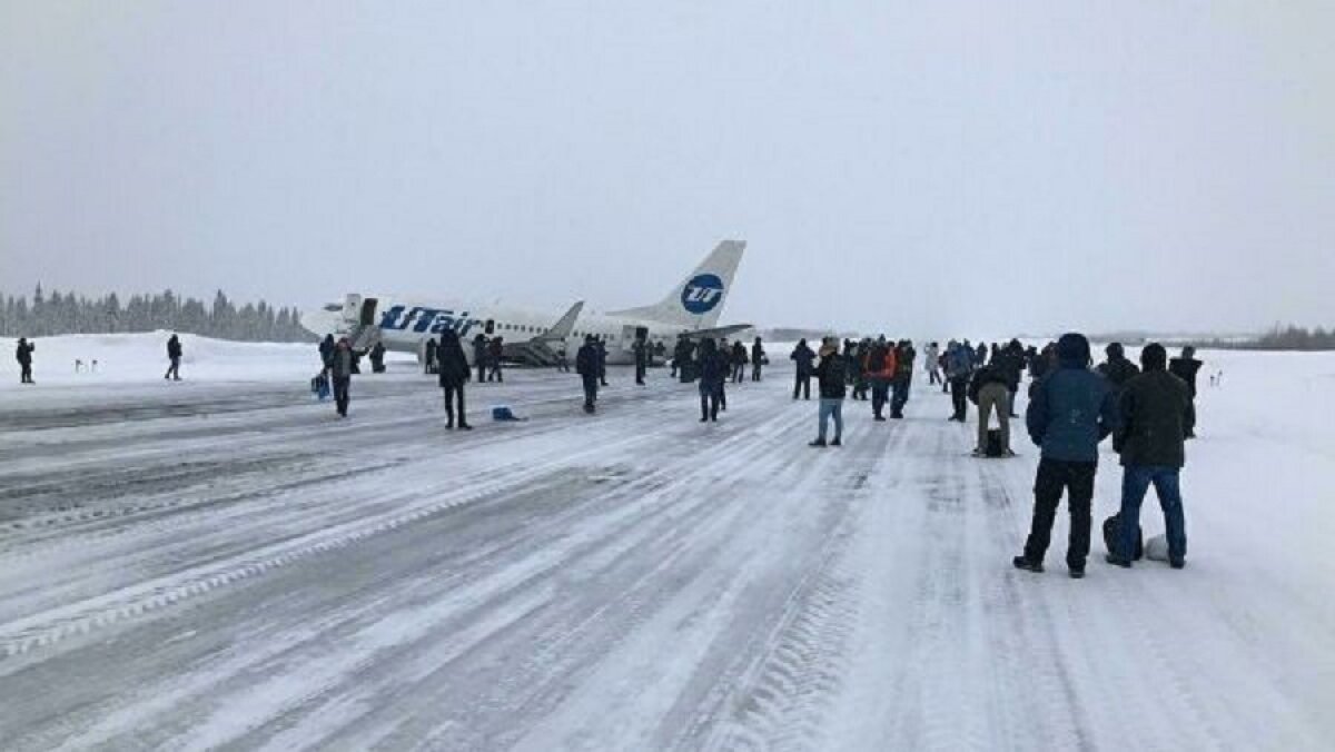 Усинск, Boeing, аварийная посадка, UTair, рухнул. видео, пострадавшие