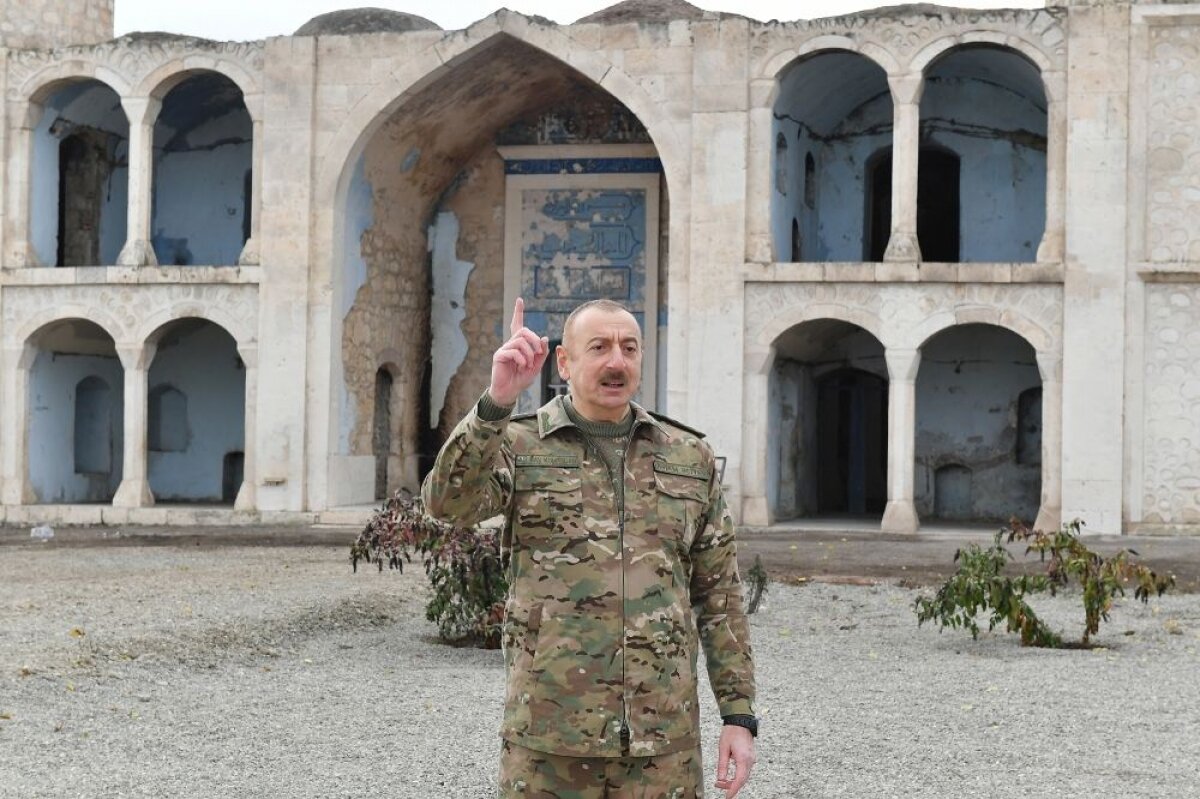 Алиев: "Без одного выстрела азербайджанская армия "взяла" Лачин, Кельбаджар и Агдамский район"