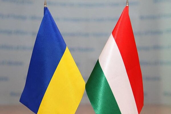 Киев "раскрыл" планы Венгрии по созданию анклава на Украине