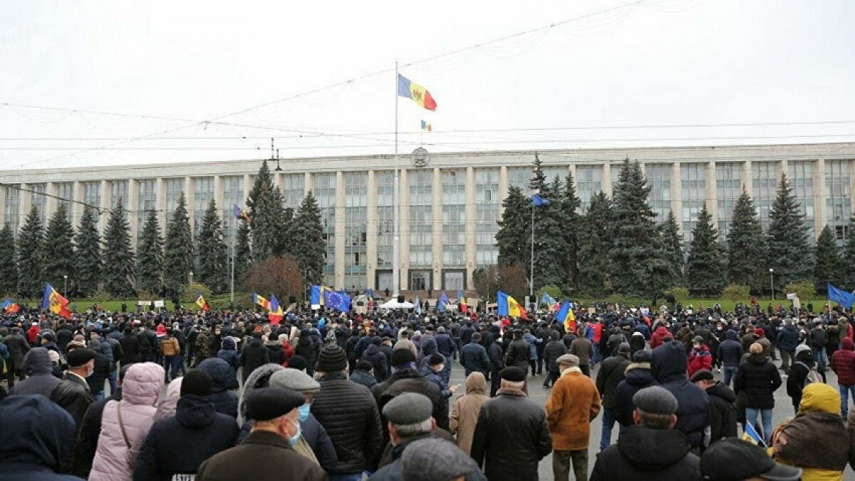 Российский журналист Гасанов назвал протесты сторонников Санду "началом майдана в Молдавии"