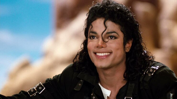 Внимательные поклонники Майкла Джексона предположили, что его склеп на самом деле пуст 