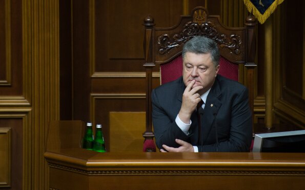 Порошенко требует разработать закон о возвращении Донбасса под контроль Киева