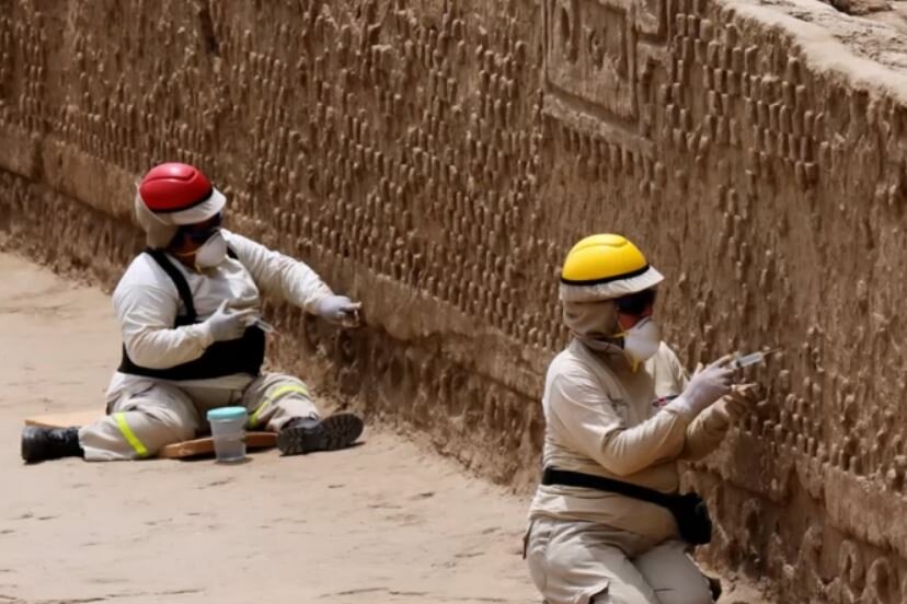 От этих статуй продирает мороз по коже: в Перу был обнаружен город с пугающими “жителями” – кадры