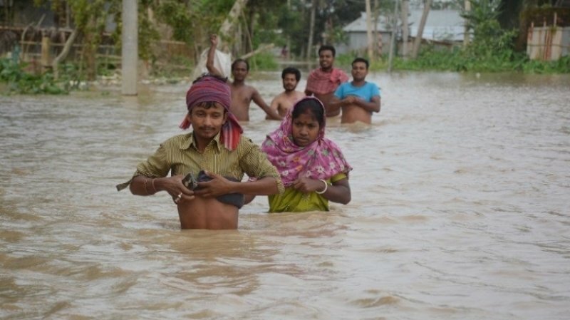 На юго-восток Индии обрушился мощнейший циклон, причинивший стране масштабные разрушения