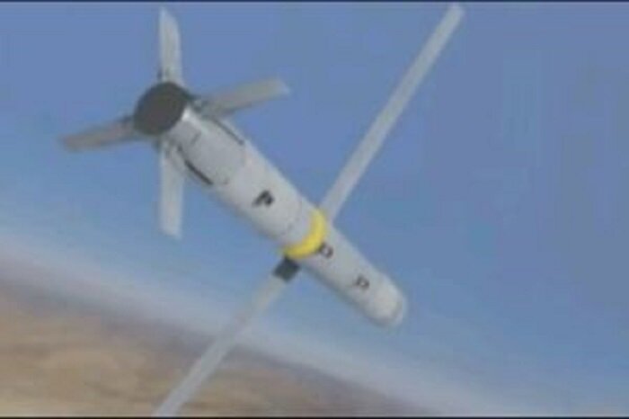 В Интернете появилось видео американской бомбы-ракеты SDB II, которая уничтожает врага на расстоянии 110 километров 
