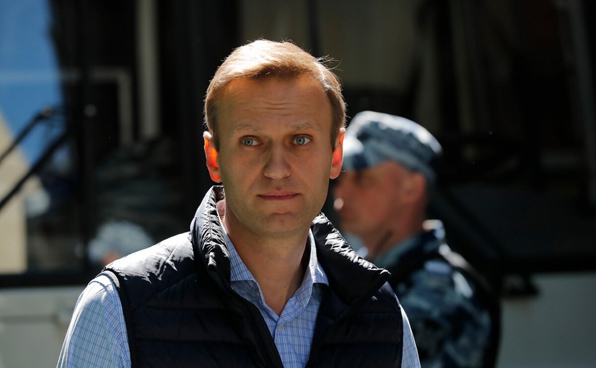 ​Администрация YouTube прокомментировала блокировку ролика Навального и его "отравителя"