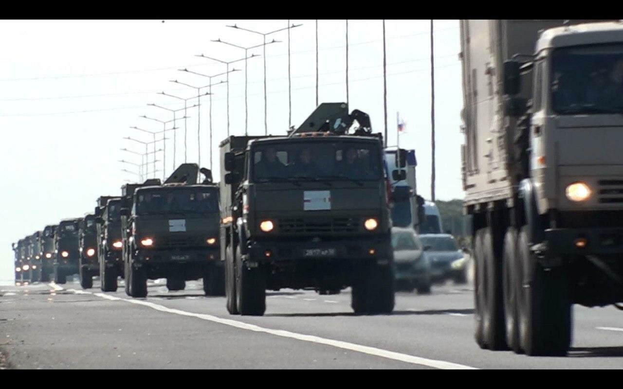 Видео движения российской военной колонны к охваченному пандемией Бергамо 